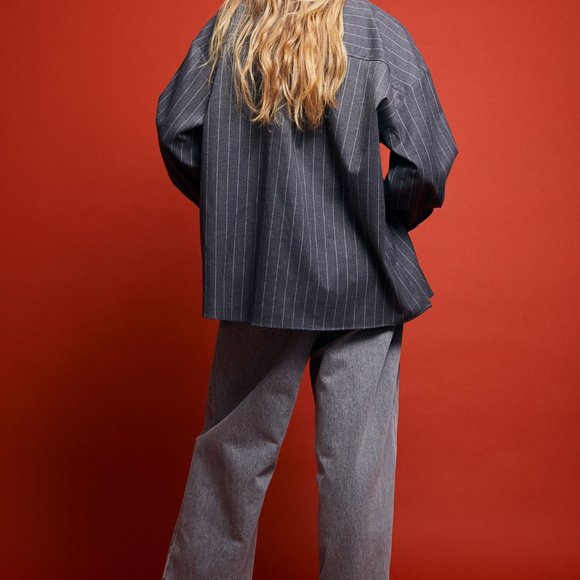 ⭕️ BOGO! Oversized Flannel Shirt Grey in Dark gray/pinstriped - Picture 3 of 9